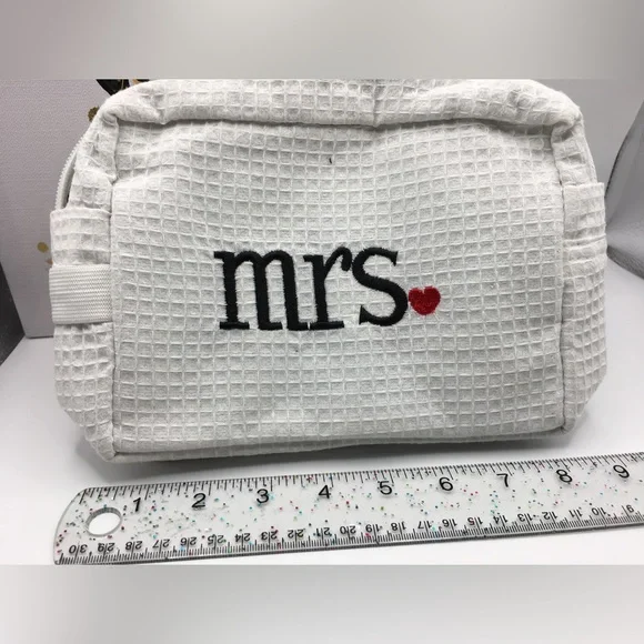 Mrs. Pouch - Picture 8 of 12